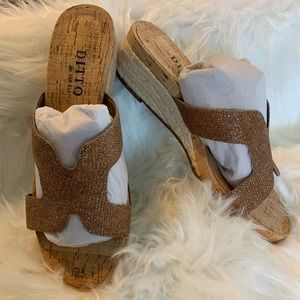 Ditto by Van Eli wedges